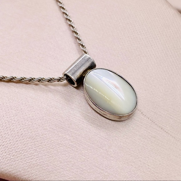 EUC Vintage Sterling Silver White Cats Eye Quartz Slide Pendant & Chain - Picture 6 of 14